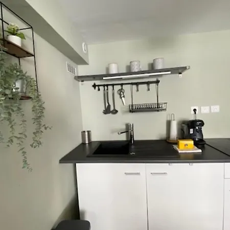 Beautiful 18 M Studio - Downtown Apartment *